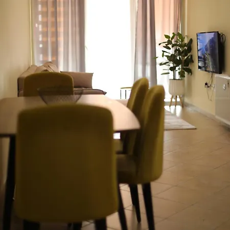 Apartment Pleasant With Free Dedicated Parking In Komuna E Parisit *