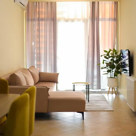 Apartment Pleasant With Free Dedicated Parking In Komuna E Parisit