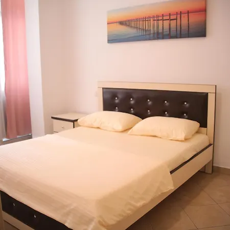 Pleasant With Free Dedicated Parking In Komuna E Parisit Apartment *