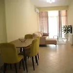Urban 2 Komuna Paris Private Parking Self Check-in Apartment Tirana