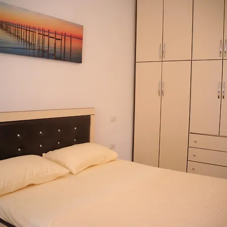 Apartment Pleasant With Free Dedicated Parking In Komuna E Parisit