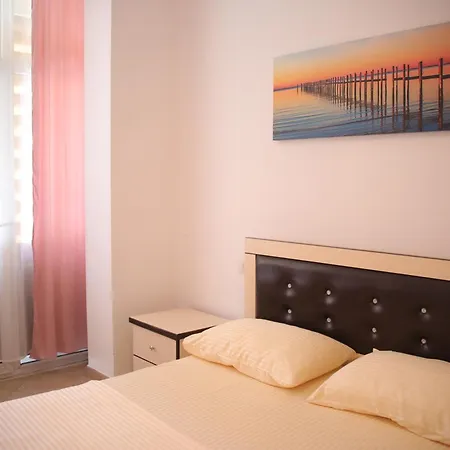 Apartment Pleasant With Free Dedicated Parking In Komuna E Parisit